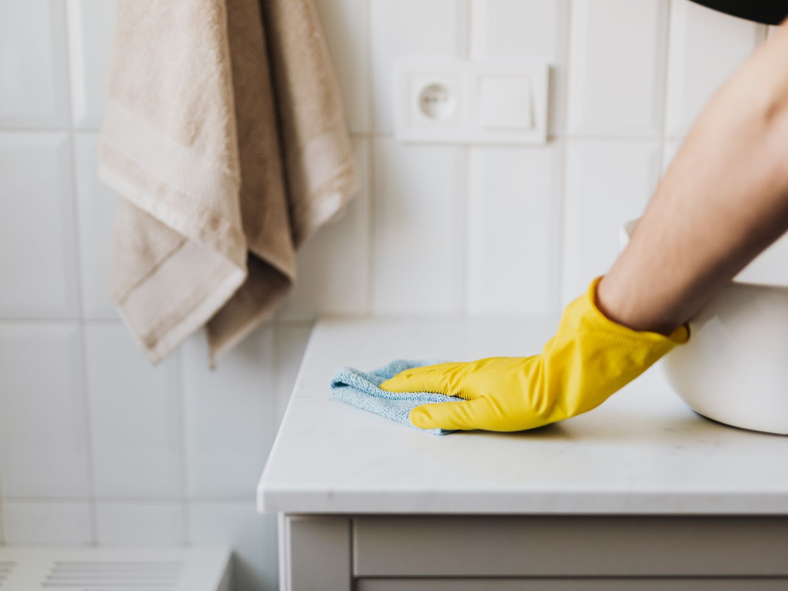 Does Scrub Lou provide move-out cleaning for tenants?